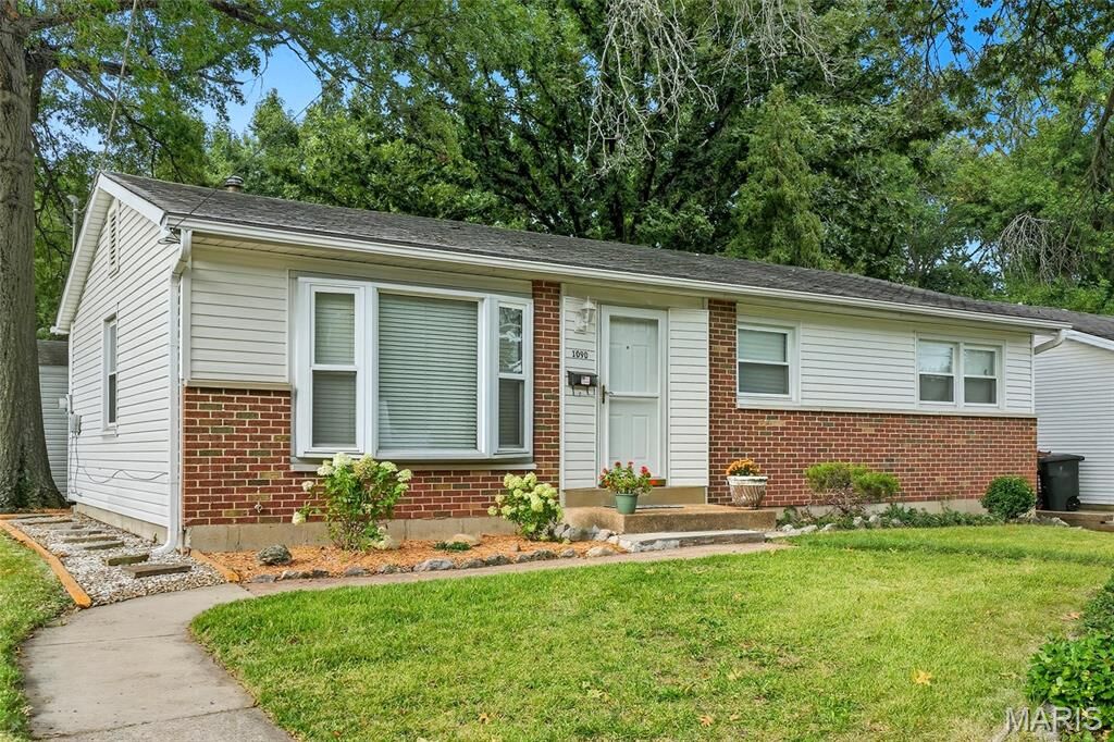Property Photo:  1090 Saint Joseph Street  MO 63031 
