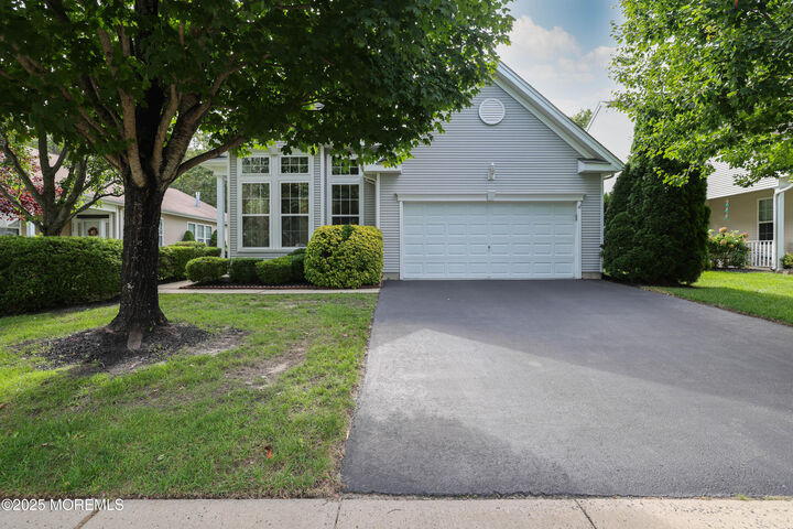 Property Photo:  422 Golf View Drive  NJ 08087 