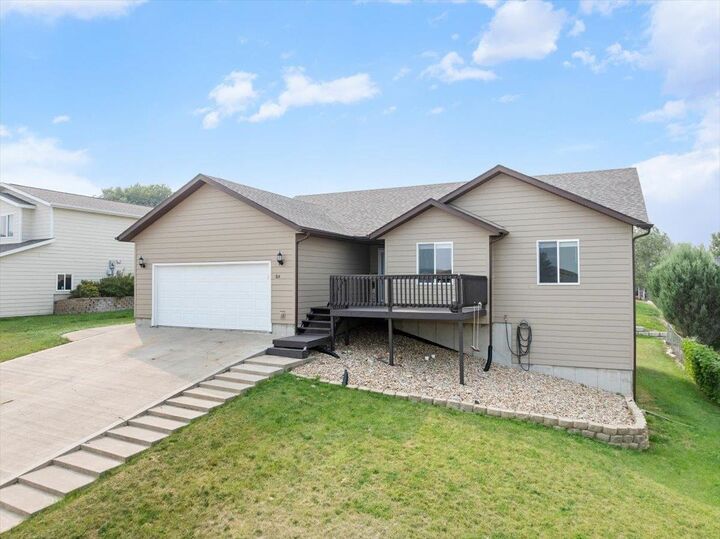 Property Photo: 814 Ridgeview Street SD 57717