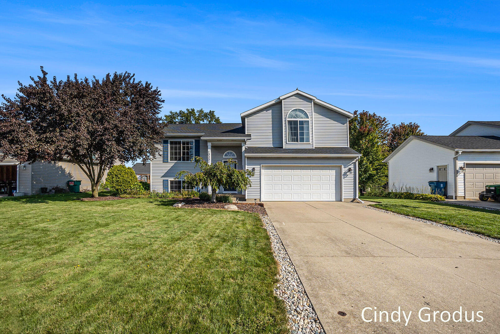 Property Photo:  10301 Lynwood Lane  MI 49464 