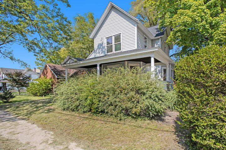 Property Photo:  923 E Stockbridge Avenue  MI 49001 