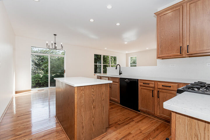 Property Photo: 786 Bohannon Circle IL 60543