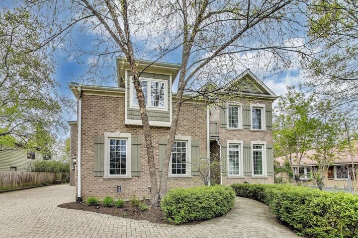 628 Greenwood Road  Northbrook IL 60062 photo