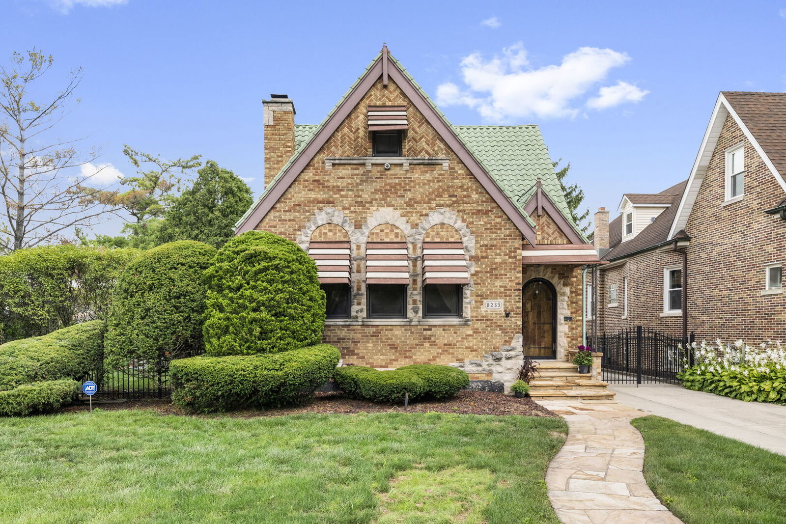 Property Photo:  6235 N Newcastle Avenue  IL 60631 