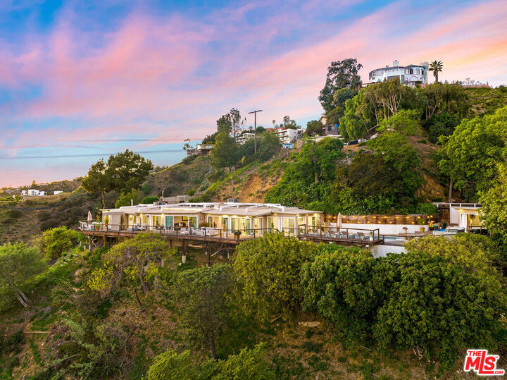 8494 Cole Crest Drive  Los Angeles CA 90046 photo