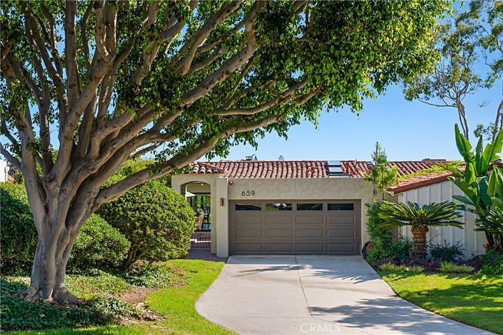 Property Photo:  659 Vista Bonita  CA 92660 