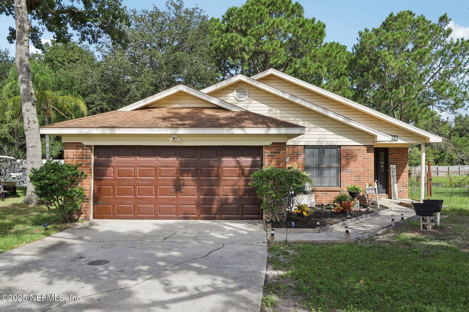 Property Photo: 2638 Skipton Court FL 32225