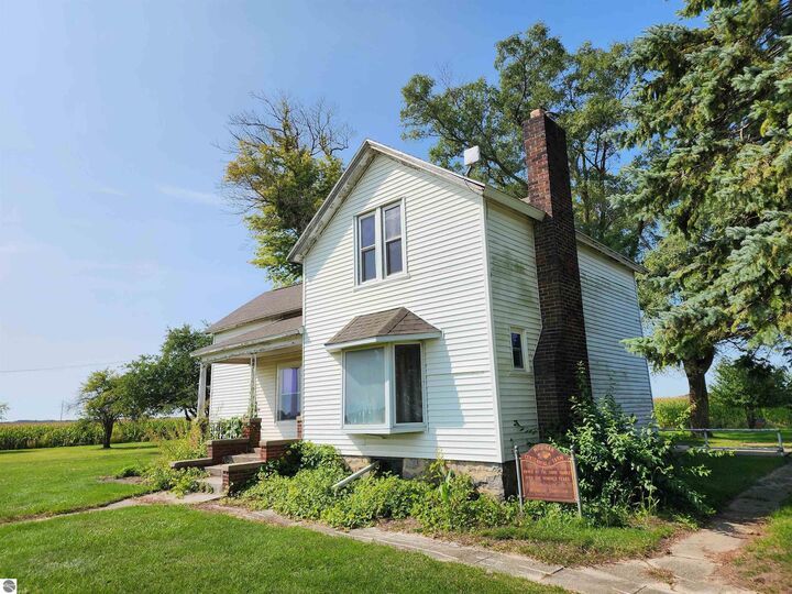 4893 N Winans Road  Alma MI 48801 photo