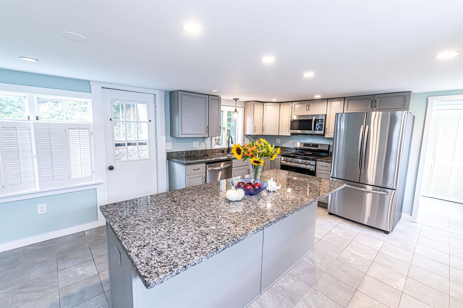 Property Photo: 1 Old Coach Road NH 03070