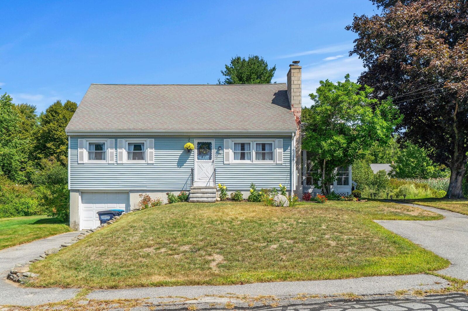 Property Photo: 1 Doris Avenue NH 03076