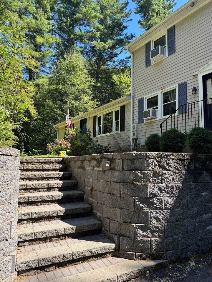 Property Photo:  11 Beebe Lane  NH 03057 
