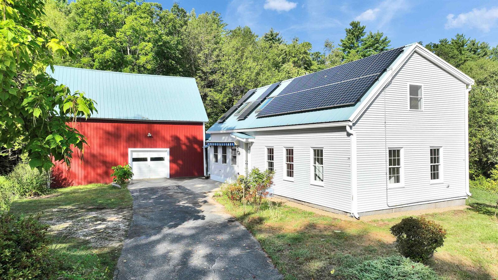 Property Photo: 59 Hooksett Road NH 03032