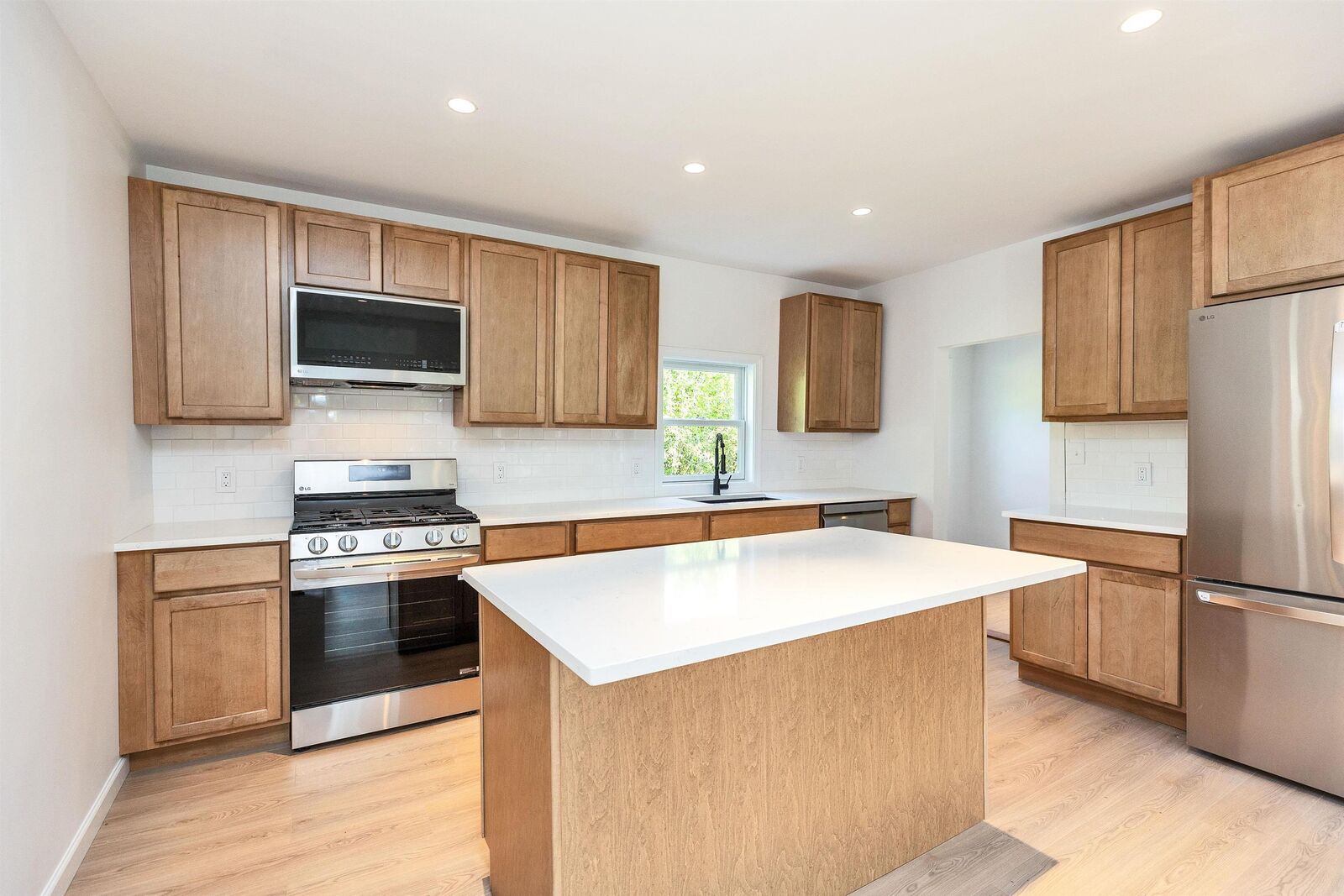Property Photo: 59 Hooksett Road NH 03032