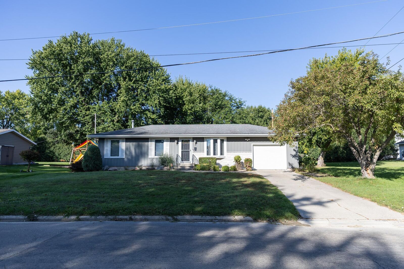 Property Photo: 505 Wayside Avenue MN 56007