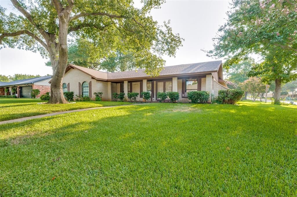 Property Photo:  4600 Suncrest Drive  TX 76180 