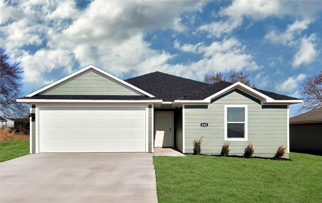 Property Photo:  581 Mac Street  AR 72753 