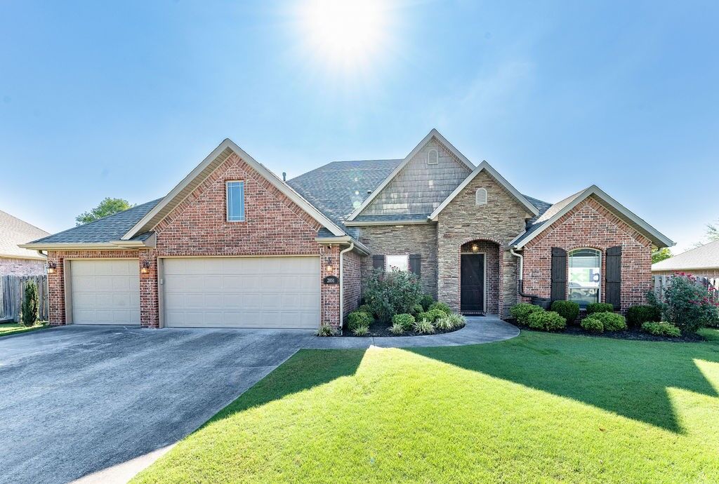 Property Photo: 2851 W Topaz Drive AR 72704