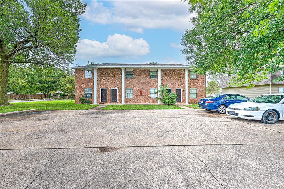 Property Photo:  1407 A,B,C,D Oriole Street  AR 72764 