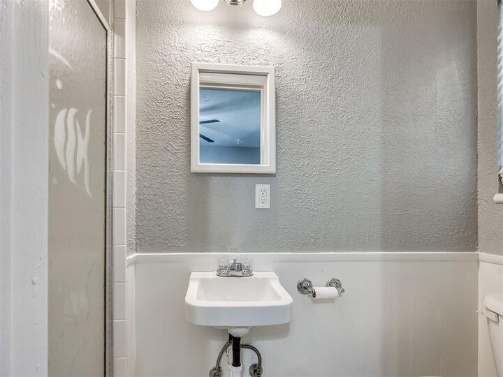 Property Photo:  2117 N Keeton Avenue  OK 73008 