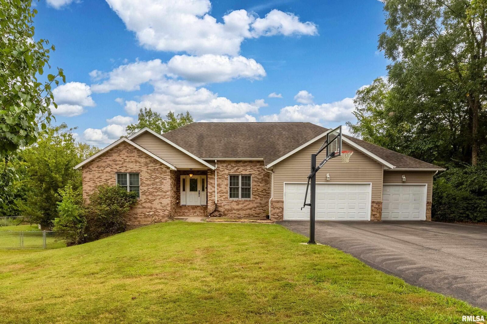 Property Photo: 186 Bonnie Brae Road IL 62901