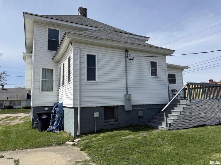 Property Photo: 302 S Walnut Street IL 62881