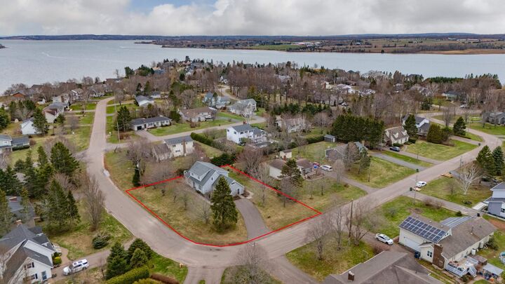 Property Photo:  40 Bardin Crescent  PE C1E 1N2 