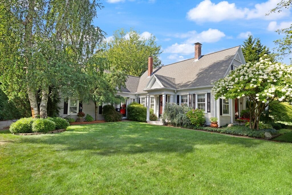 Property Photo:  277 School St  MA 02382 