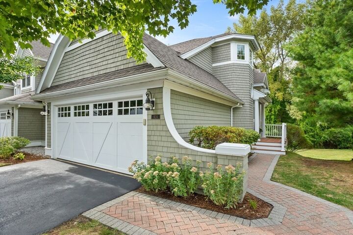42 Seven Springs Lane A  Burlington MA 01803 photo