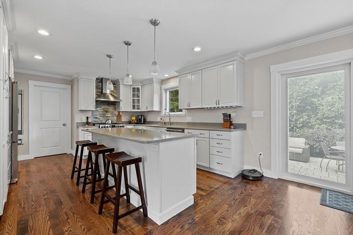 Property Photo:  10 Ralph Road  MA 01960 
