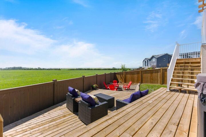 Property Photo: 307 Monterey Place SE AB T1V 0H6