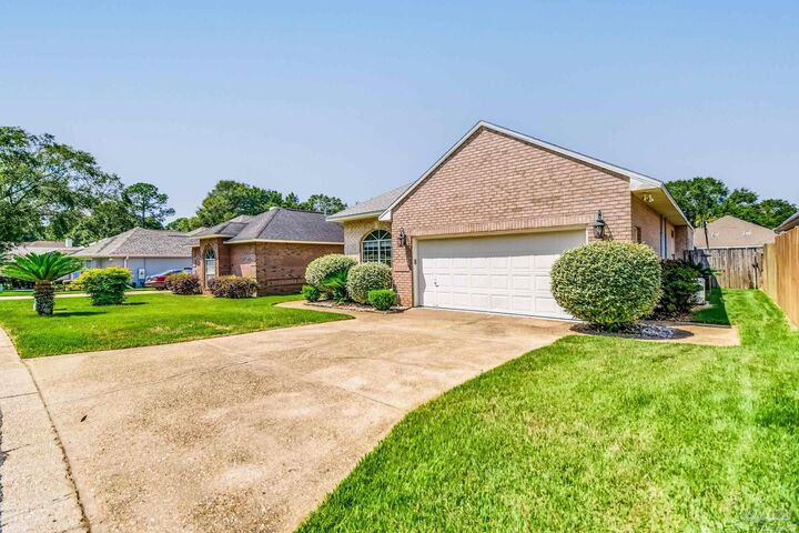 Property Photo:  3023 Oak Pointe Dr  FL 32505 