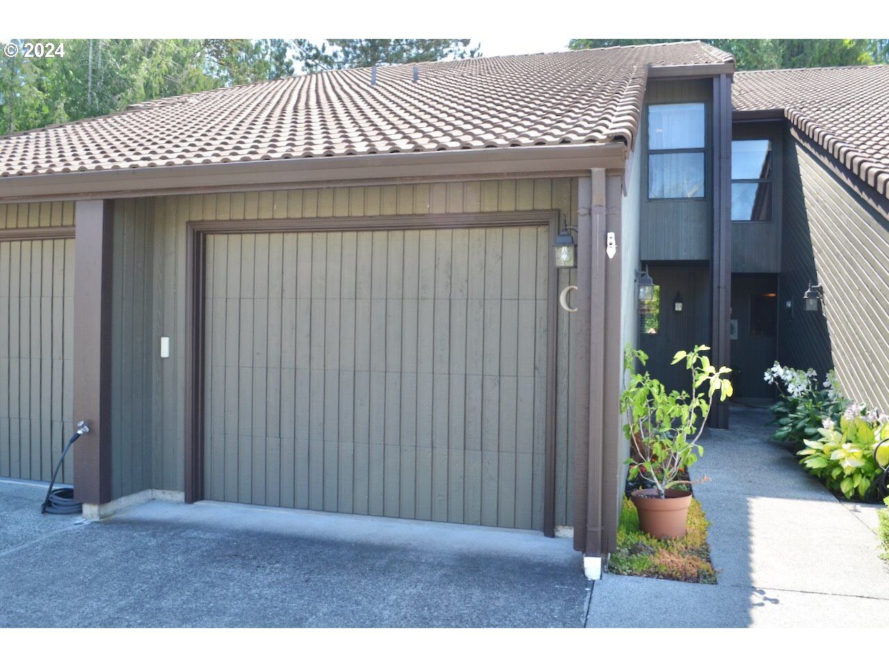 Property Photo: 13846 NW 10th Ct WA 98685