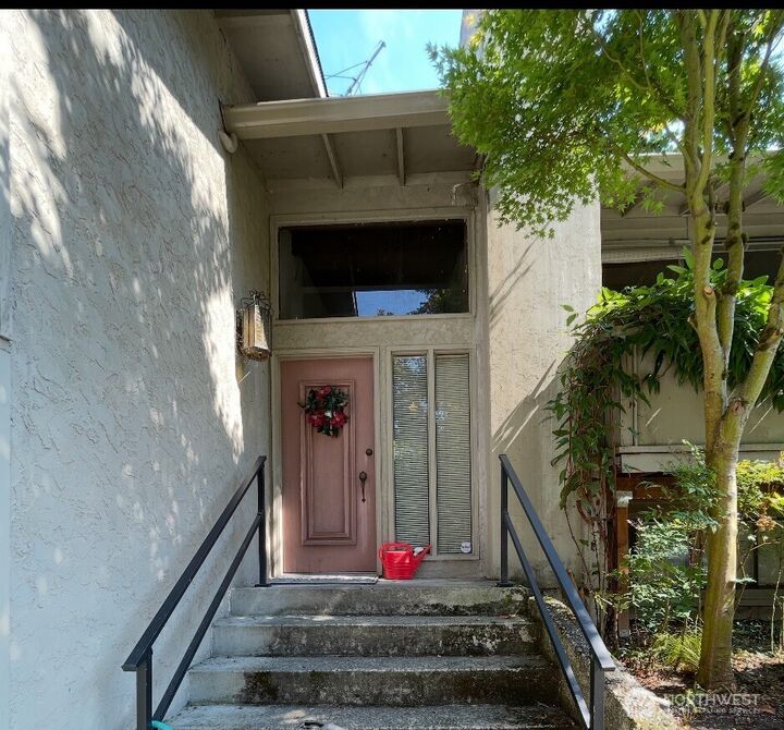 6560 W Mercer Way  Mercer Island WA 98040 photo
