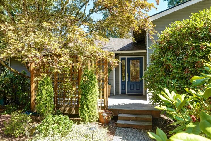Property Photo:  18204 NE 31st Street  WA 98052 