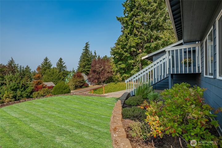 Property Photo:  3856  Gala Loop  WA 98226 