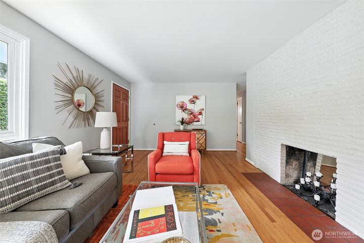 Property Photo:  4056 NE 87th Street  WA 98115 