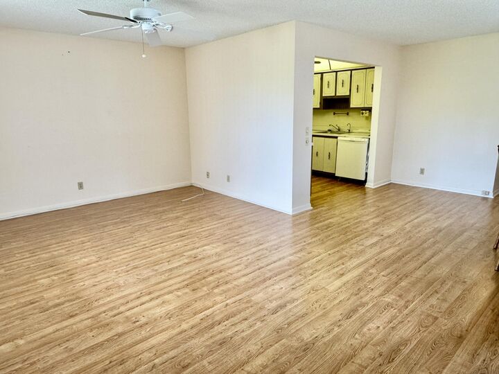 Property Photo:  799 Burgundy Q 799  FL 33484 