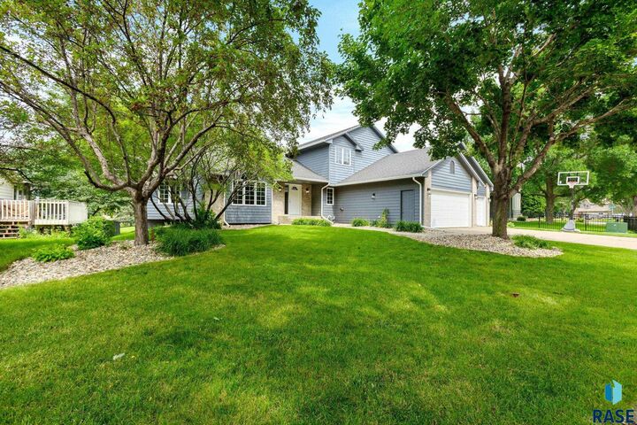 Property Photo:  3808 E Marson Dr  SD 57103