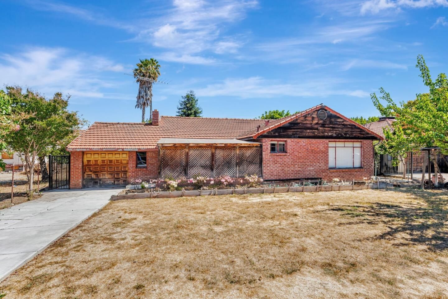 Property Photo:  1545 Pomeroy Avenue  CA 95051 
