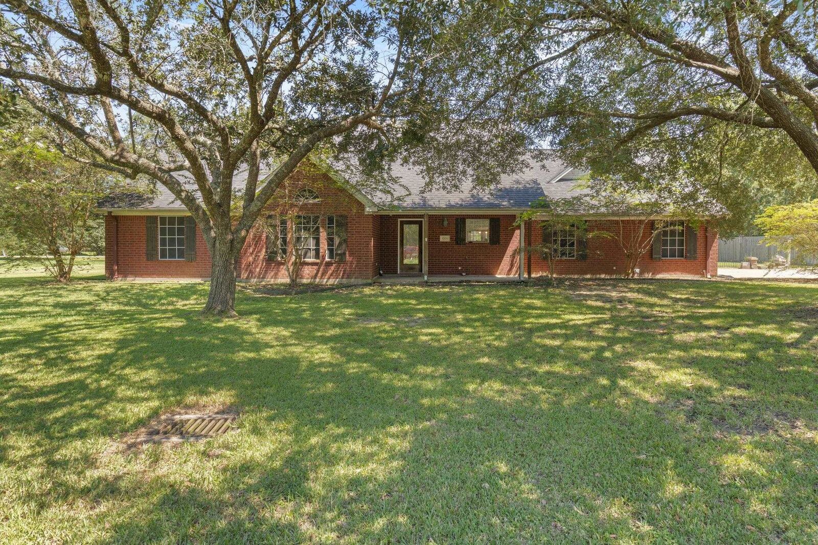 Property Photo:  1703 Sheba Place  TX 77662 