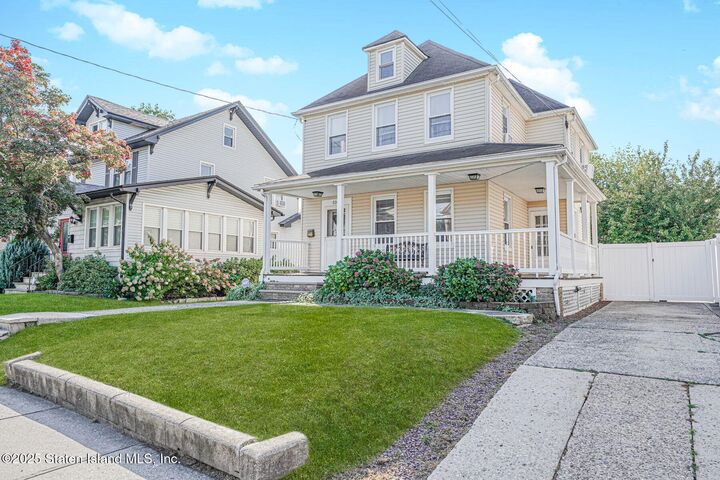 Property Photo:  5300 Amboy Road  NY 10312 