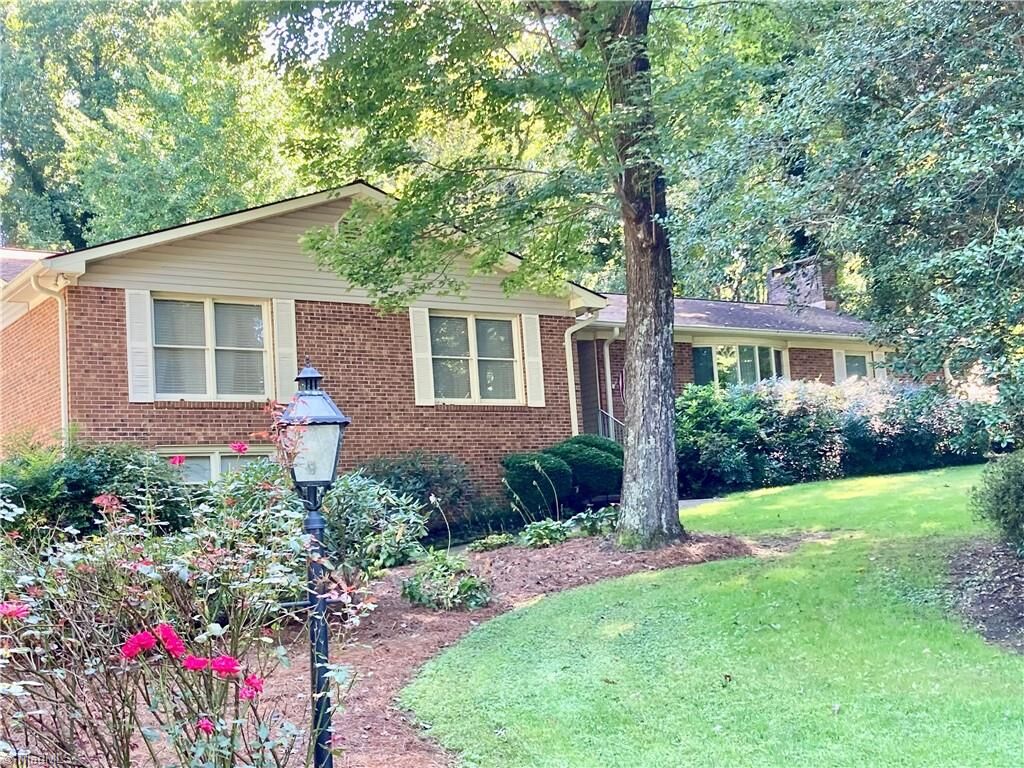 Property Photo: 130 Victoria Circle NC 28659
