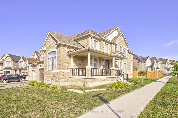 Property Photo: 18 Pennine Drive ON L1P 0C3