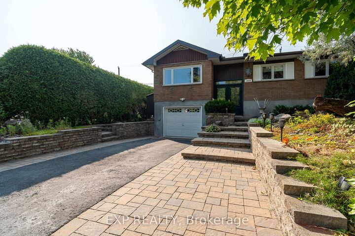 Property Photo:  1828 Lorraine Avenue  ON K1H 6Z8 