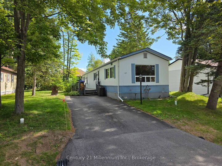 Photo de la propriété:  67 Georgian Glen Drive  ON L9Z 1K8