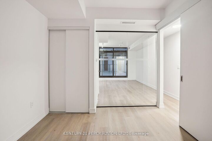 Photo de la propriété: 1 Jarvis Street 321 ON L8R 3J2