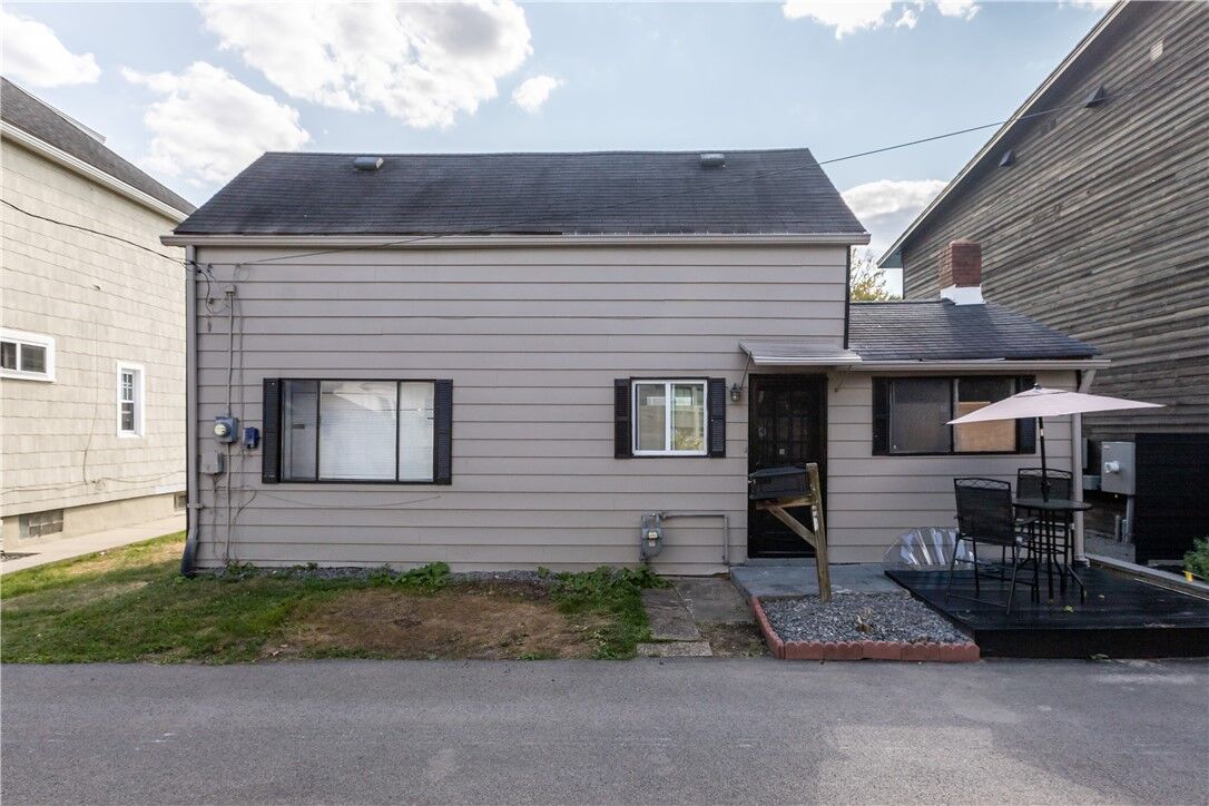 Property Photo: 314 Sprott Way PA 15143