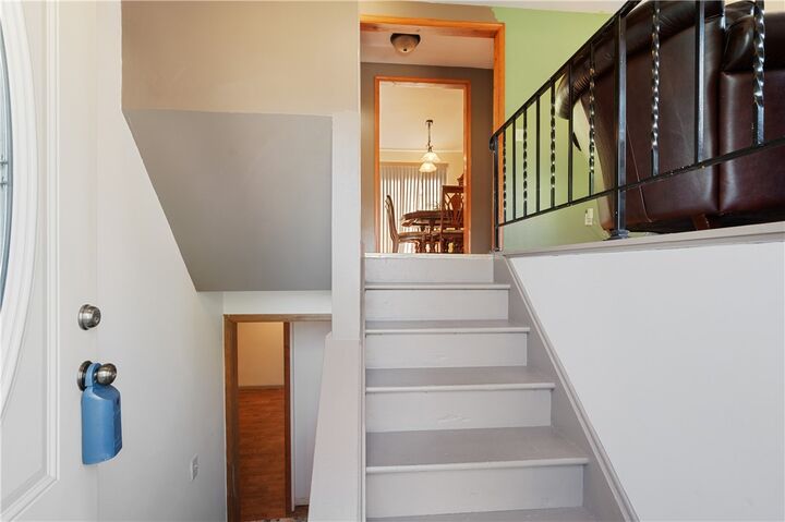 Property Photo:  220 Dolomite Dr  PA 15146 