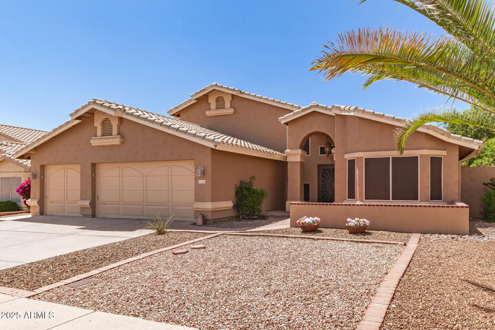 Property Photo: 2625 E Verbena Drive AZ 85048