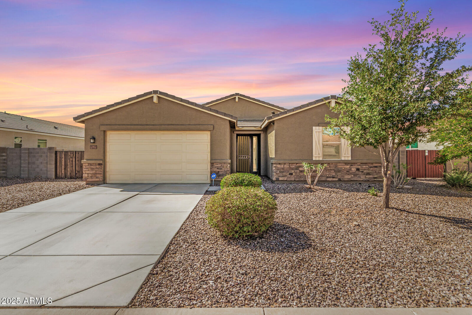 Property Photo: 7227 E Morning Dove Lane AZ 85143